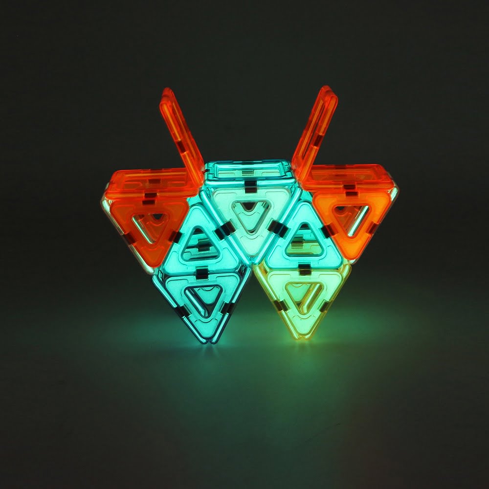 Set inteligent, educativ si creativ , Joc magnetic de contructie, 42 piese magnetice fosforescente