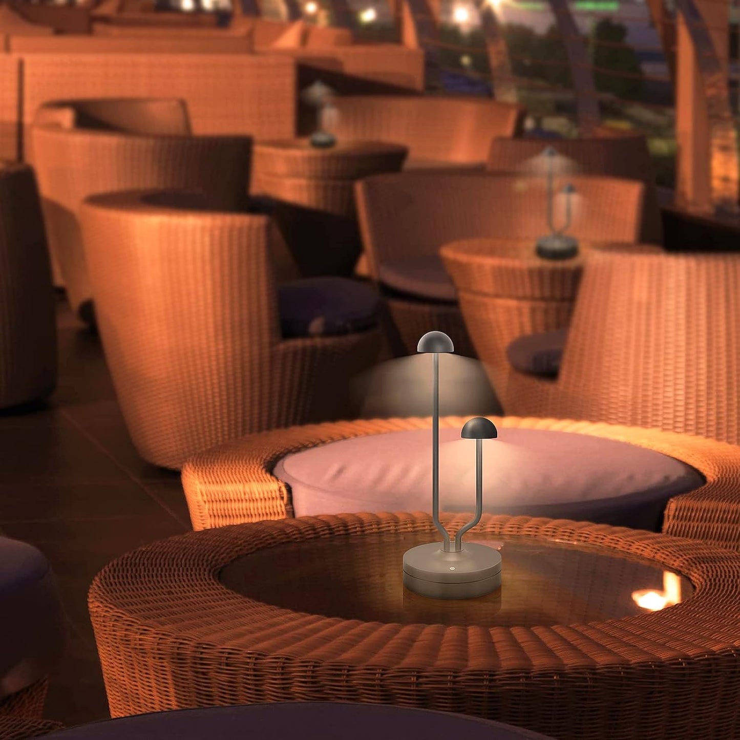 Lampa de masa LED wireless, cu acumulator 4000 mAh incorporat, impermeabila IP44, dimabila, buton cu touch, pentru interior si exterior, hotel, restaurant, terasa, gradina, casa