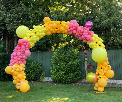 Arcada pentru baloane de 2.4 m x 2.7 m, suport metalic cu baza patrata, 2 saculeti pentru contragreutate, banda pentru baloane si accesorii, pentru nunta, zi de nastere, fundal foto, accesorii pentru petreceri, decoratiuni