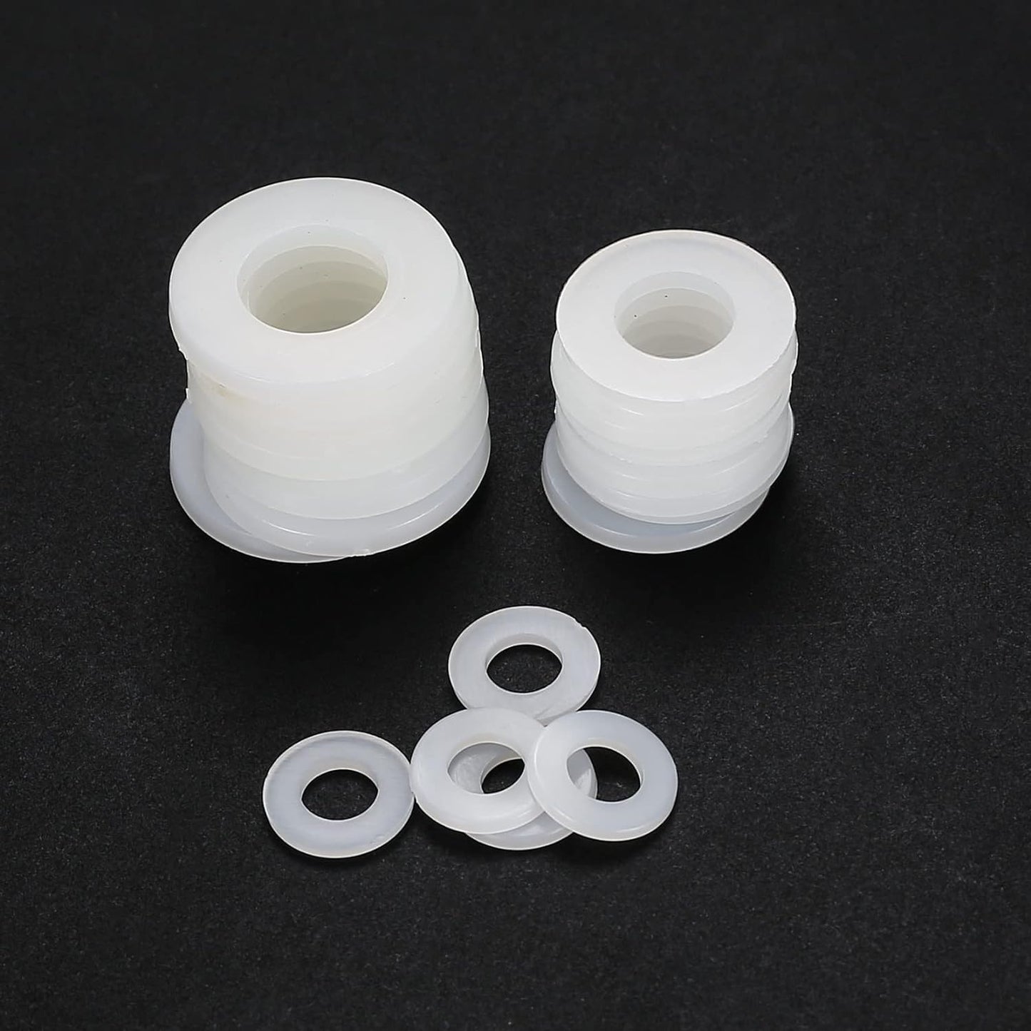 Set 650 de bucati distantiere de izolatie din Nylon, M2, M2.5, M3, M4, M5, M6, M8, M10, saibe de etansare pentru izolarea suruburilor, cu cutie de depozitare si transport, albe