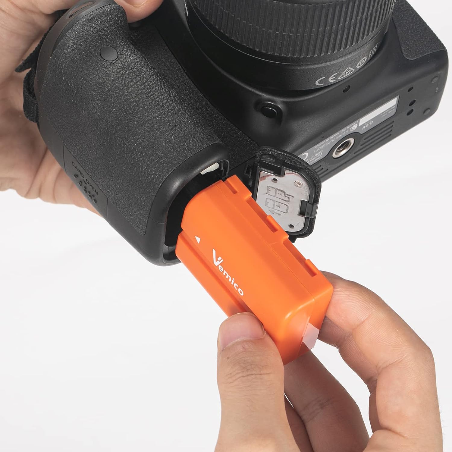 Set 2 acumulatori NP-FM500H 2000 mAh si incarcator dublu cu display LCD, pentru Sony Alpha A57, A58, A65, A65V, A68, A77, A77V, A99, A99 II, A100, A200 A300, A300K, A300X, A350, A450, A50, A550 A560, A580, A700, A700K, A700P, A700Z, A850, A900