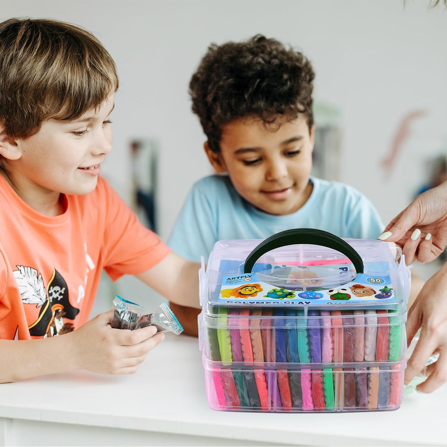 Set plastilina 50 culori, argila polimerica cu matrita, unelte de modelare, ace, prindere breloc si snur telefon, din material non-toxic, in cutie de depozitare