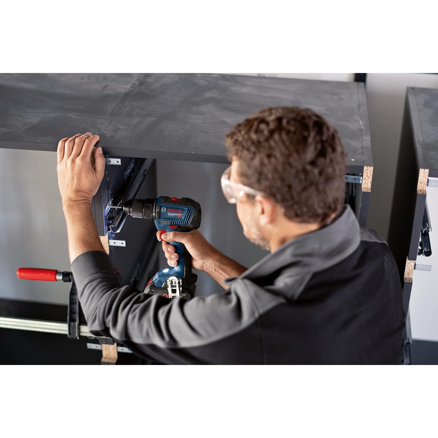 Set accesorii gaurire si insurubare Bosch Professional, 103 piese, pentru lemn, metal si zidarie, include burghie HSS si pentru lemn, biti PH/PZ/Torx/Hex, carote, chei tubulare, suport universal si cutie de transport