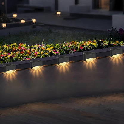 Set 12 lampi solare LED pentru trepte si terasa, impermeabile IP65, lumina alb cald – Iluminat exterior cu incarcare solara automata, pentru scari, gard, curte, gradina, alee sau piscina, negru